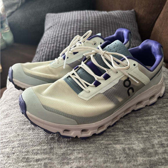 On Running White and Purple Sneakers - Picture 3 of 7